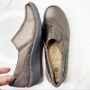 Earth Orgins Slip On Comfort Wedge Shoe 6.5